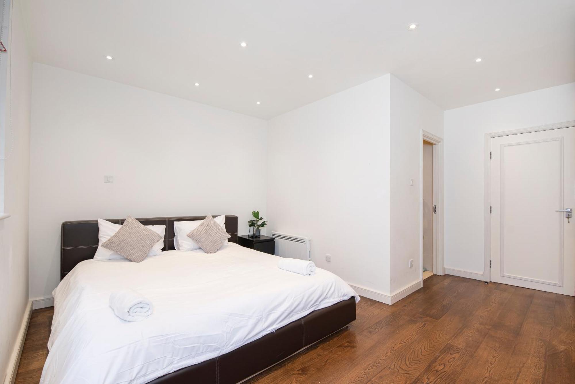 Central 2 Bed Maissonette London Exterior photo