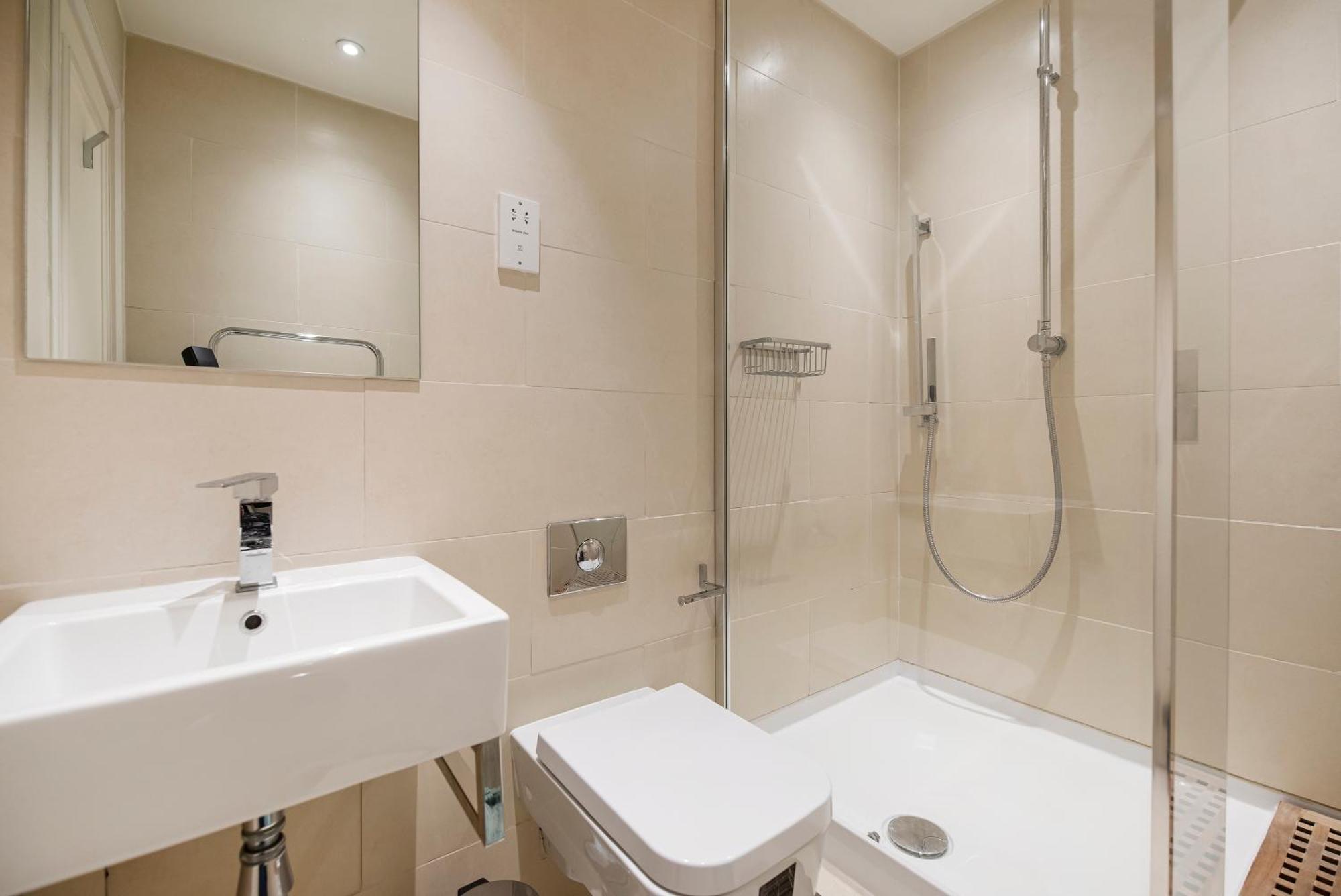 Central 2 Bed Maissonette London Exterior photo
